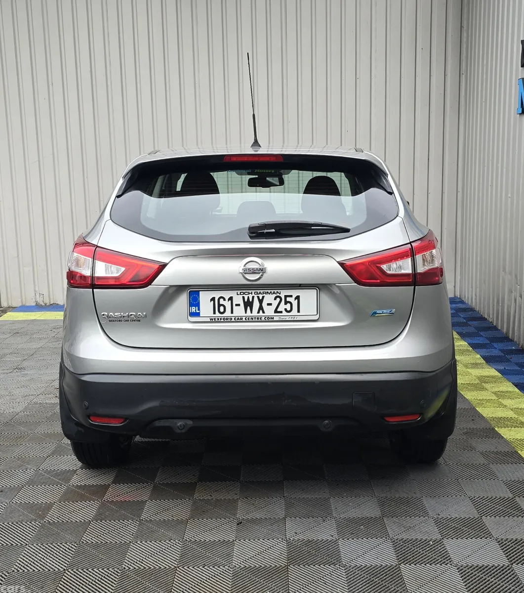 Nissan Qashqai SUV, Diesel, 2016, Silver