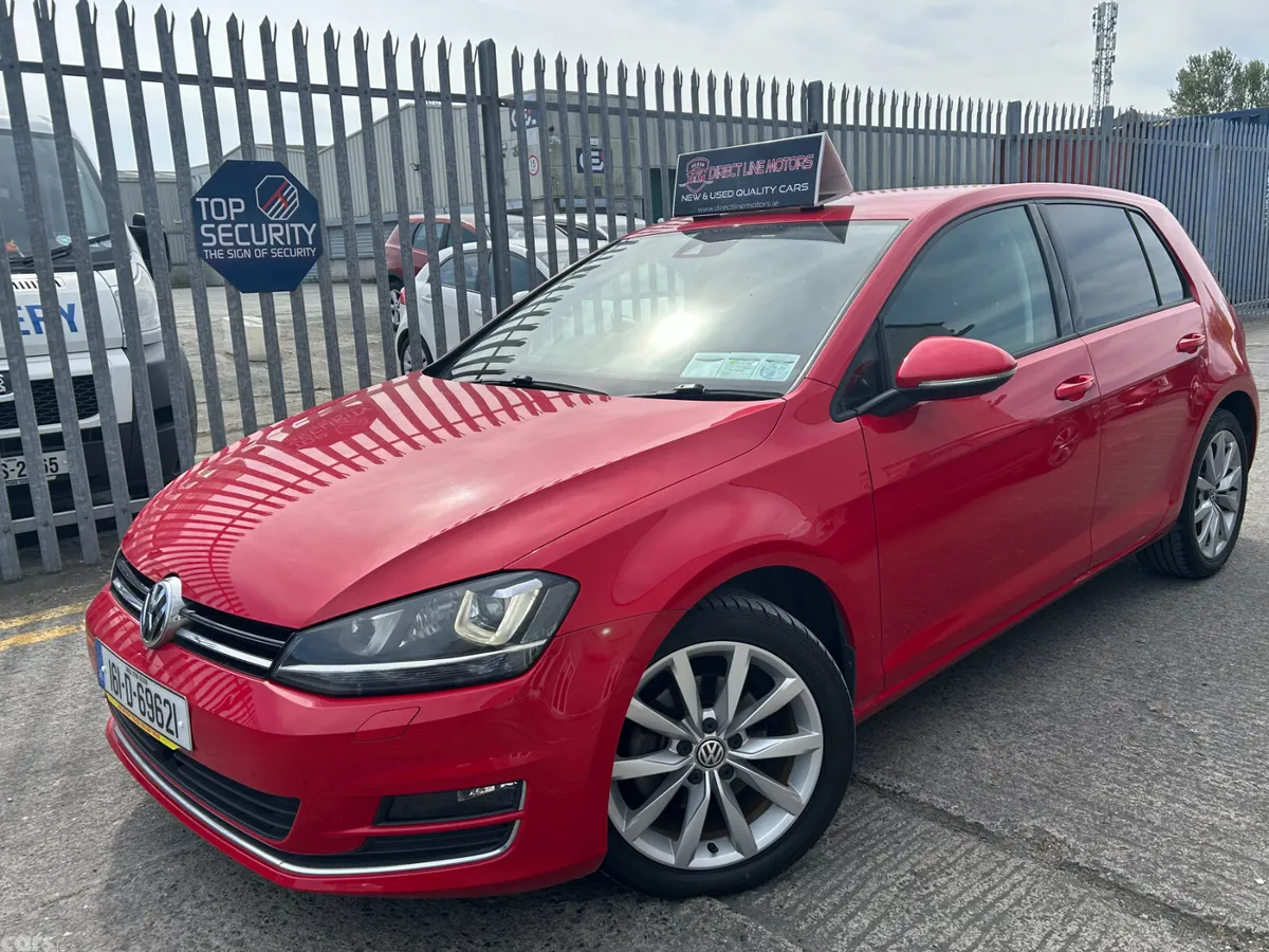 Volkswagen Golf Hatchback, Petrol, 2016, Red