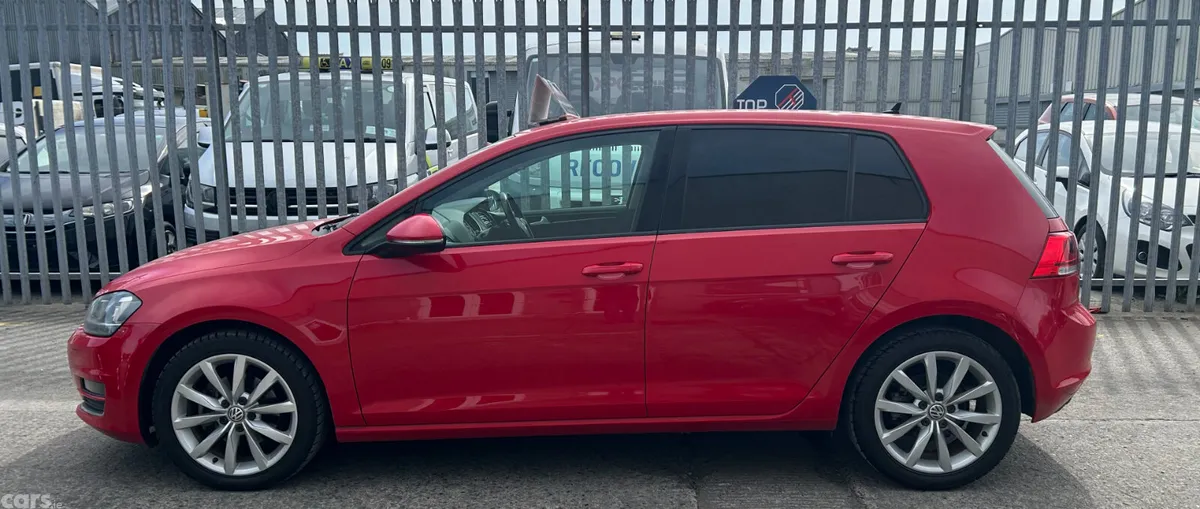 Volkswagen Golf Hatchback, Petrol, 2016, Red