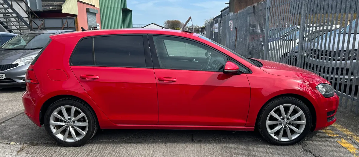 Volkswagen Golf Hatchback, Petrol, 2016, Red