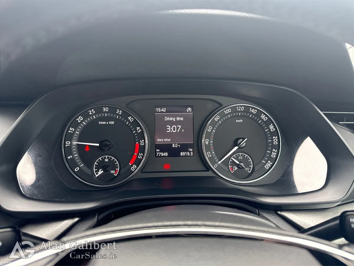 Skoda Octavia Hatchback, Diesel, 2022, Black