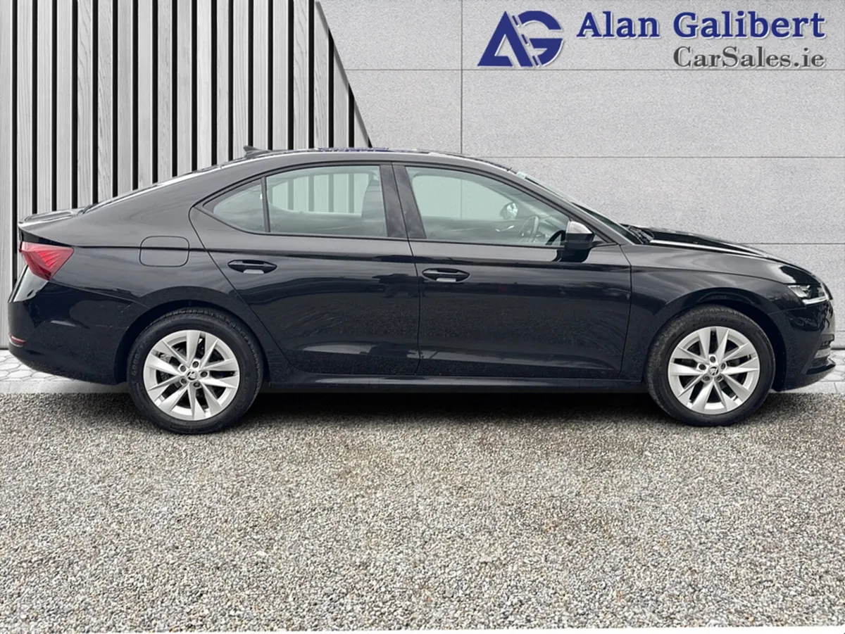 Skoda Octavia Hatchback, Diesel, 2022, Black