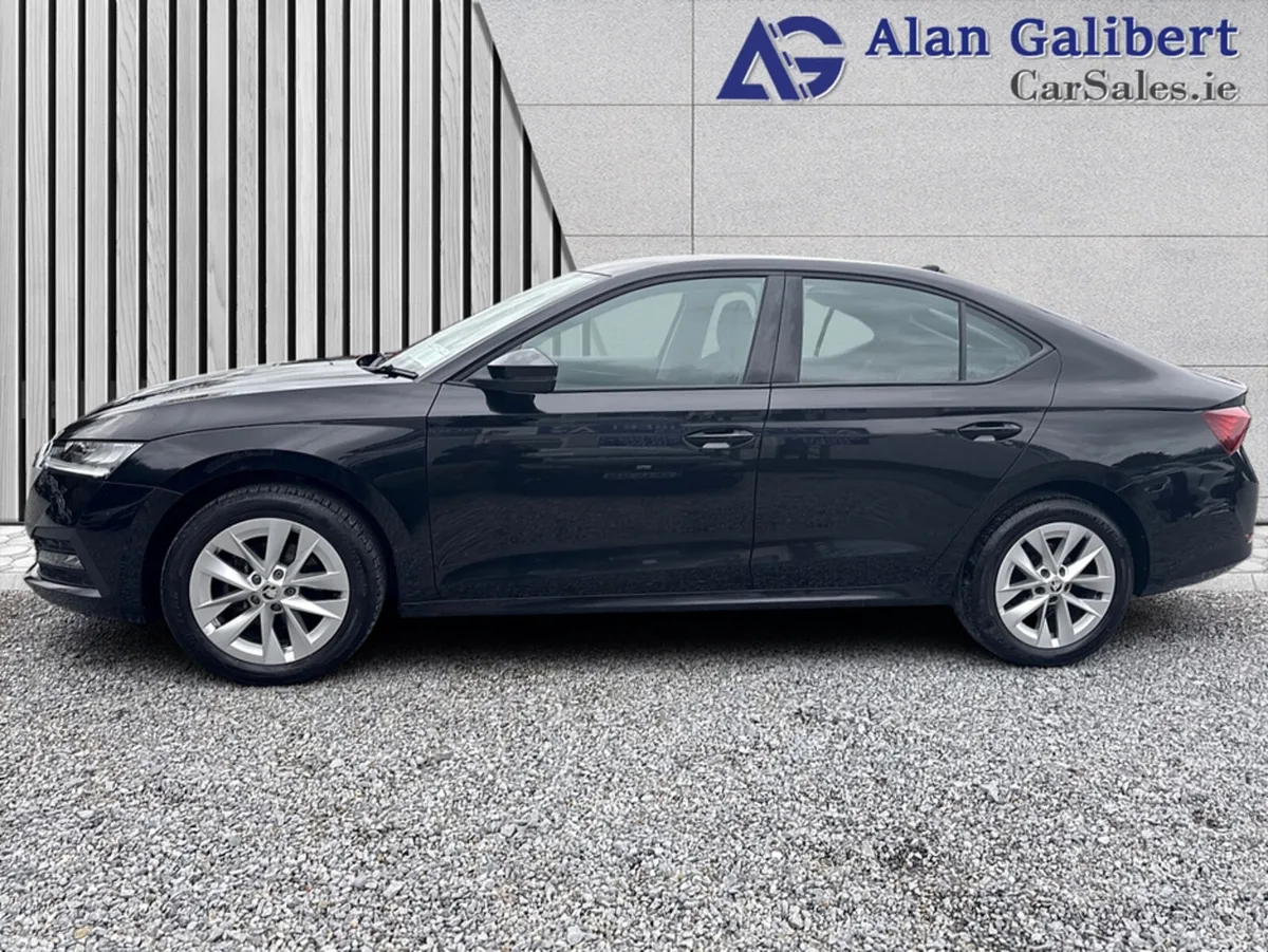 Skoda Octavia Hatchback, Diesel, 2022, Black