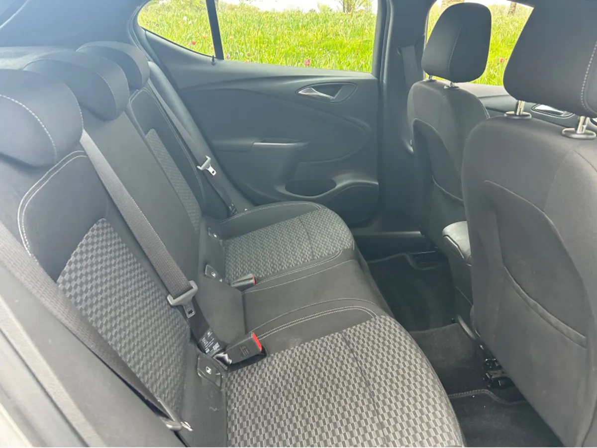 Opel Astra Hatchback, Diesel, 2016, Silver