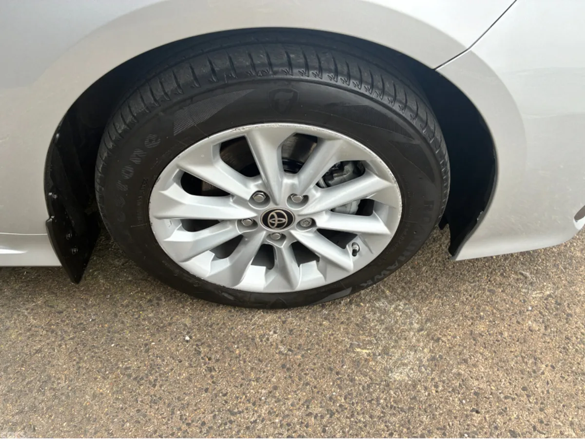 Toyota Corolla Saloon, Petrol Hybrid, 2022, Grey