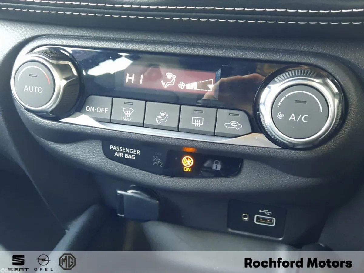 Nissan Juke MPV, Petrol, 2024, Red