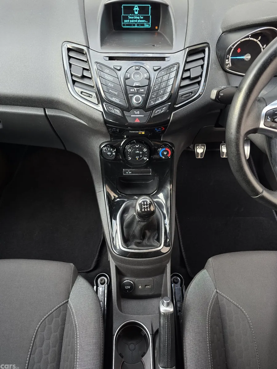 Ford Fiesta Hatchback, Petrol, 2015, White
