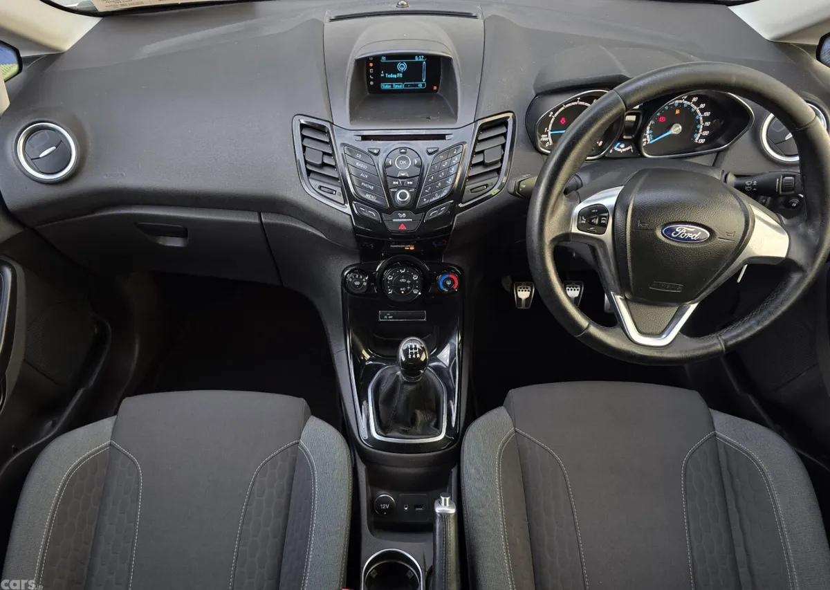 Ford Fiesta Hatchback, Petrol, 2015, White