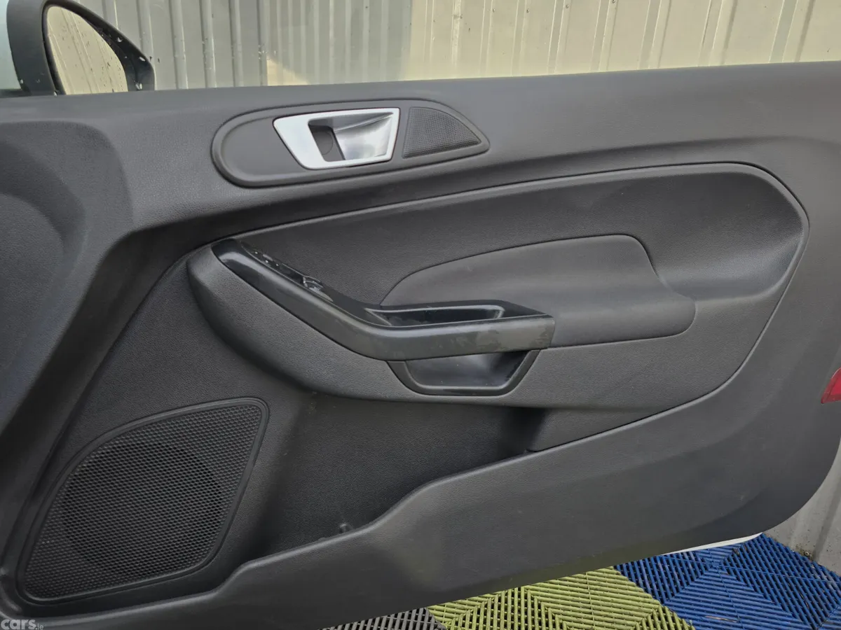 Ford Fiesta Hatchback, Petrol, 2015, White