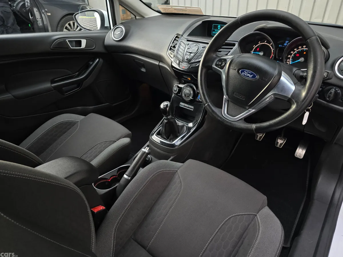 Ford Fiesta Hatchback, Petrol, 2015, White