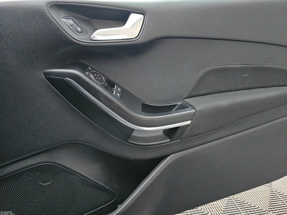 Ford Fiesta Hatchback, Petrol, 2018, White