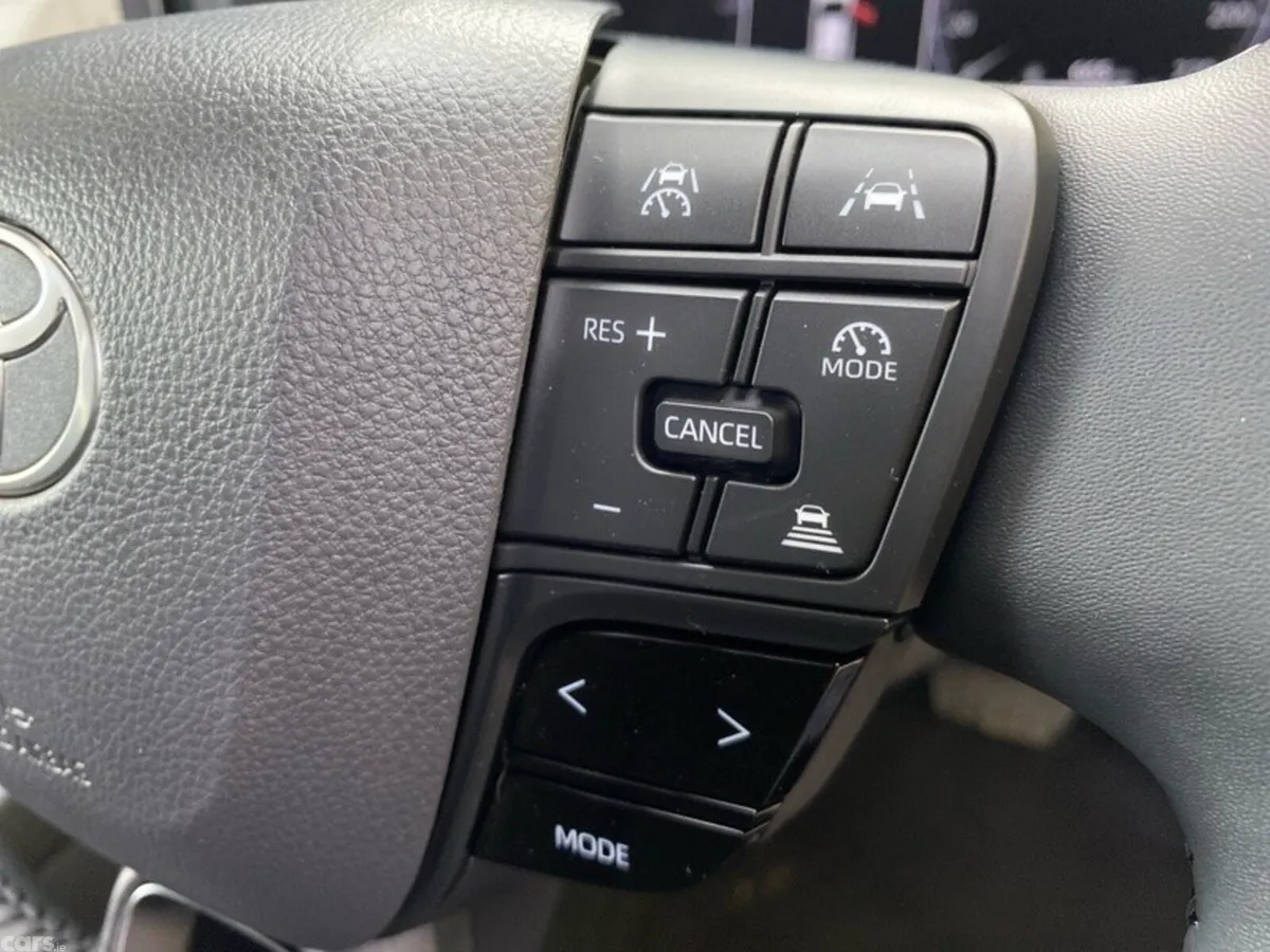Toyota C-HR SUV, Petrol Hybrid, 2024, Blue