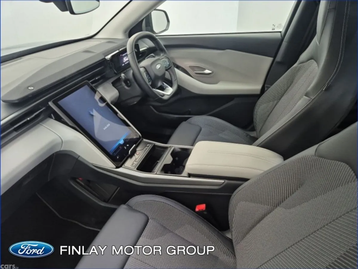 Ford Explorer MPV, Electric, 2026, Grey