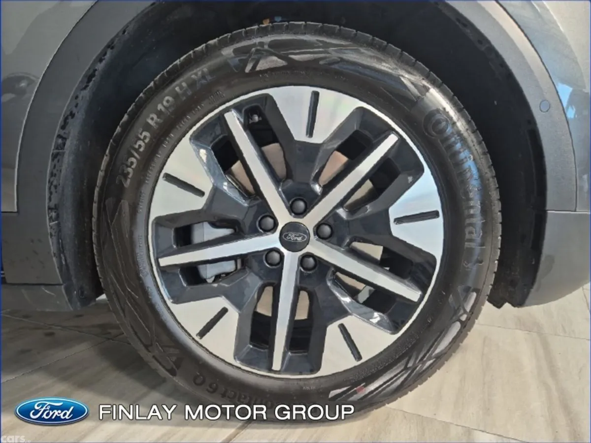 Ford Explorer MPV, Electric, 2026, Grey