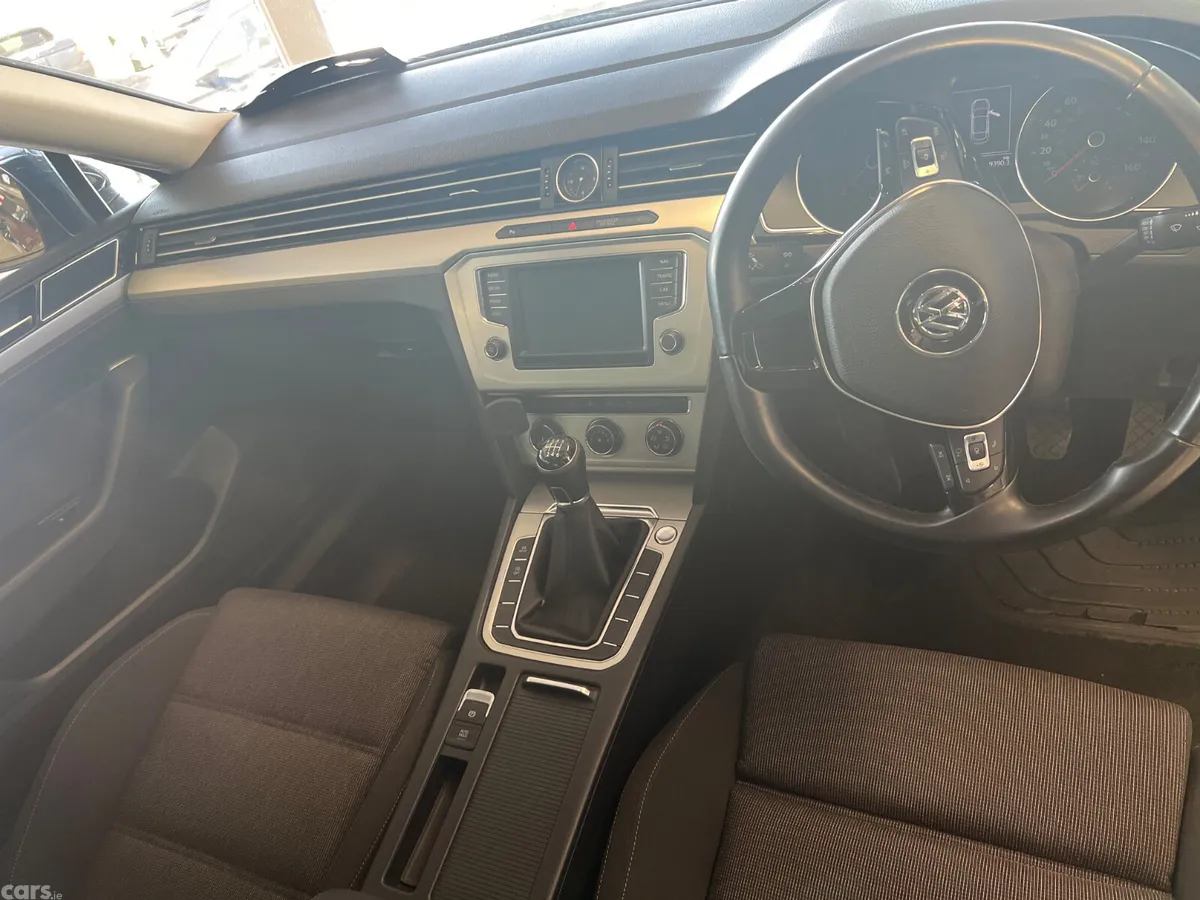 Volkswagen Passat Saloon, Diesel, 2015, Black
