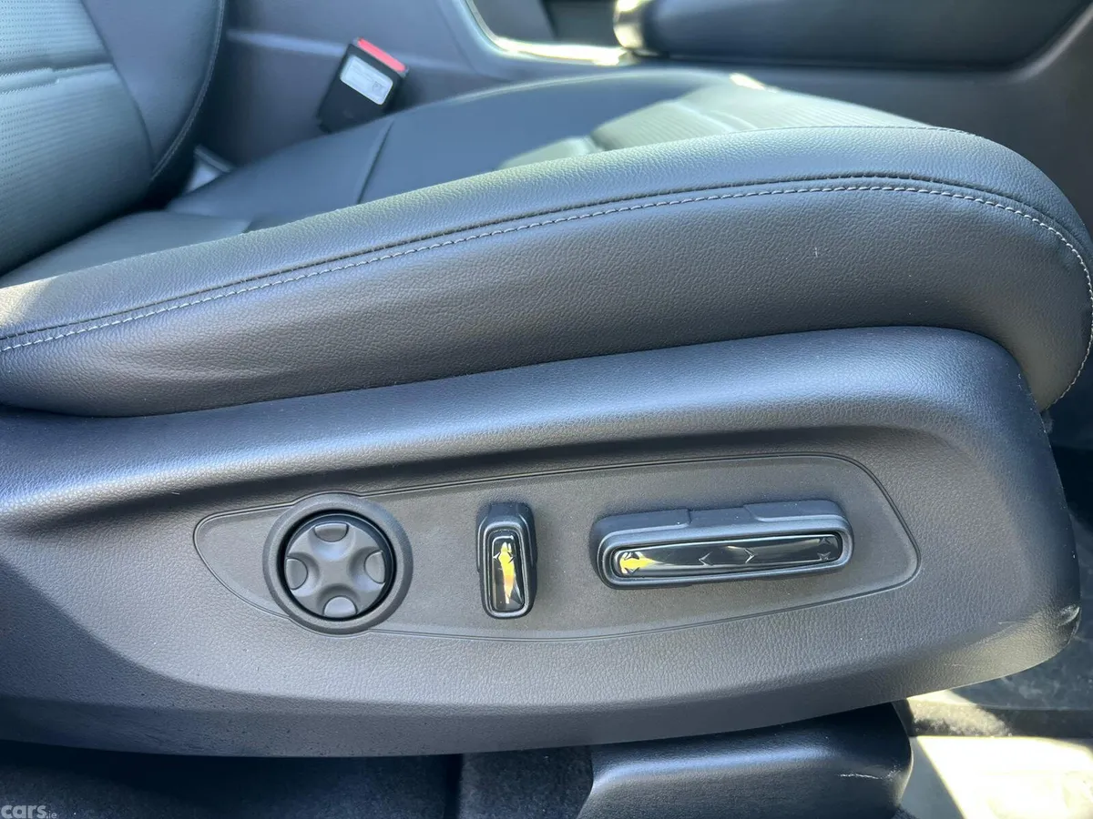 Honda CR-V SUV, Petrol Plug-in Hybrid, 2026, Gold