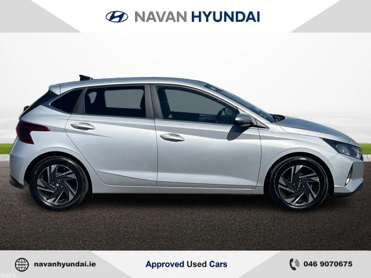 Hyundai i20 Hatchback, Petrol, 2023, Grey