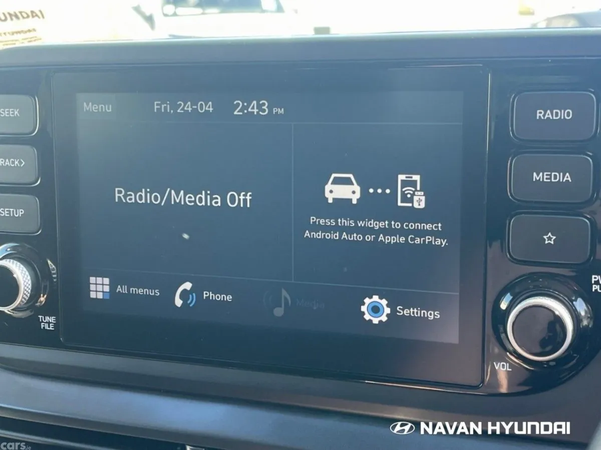 Hyundai i20 Hatchback, Petrol, 2023, Grey
