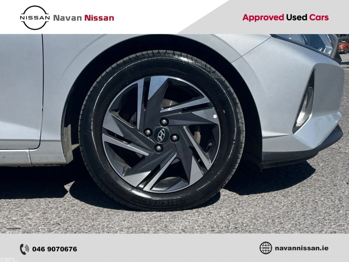 Hyundai i20 Hatchback, Petrol, 2023, Grey