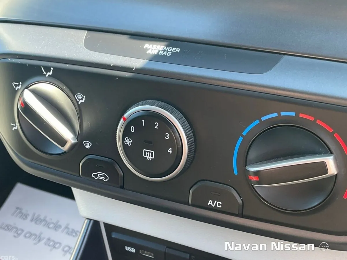 Hyundai i20 Hatchback, Petrol, 2023, Grey