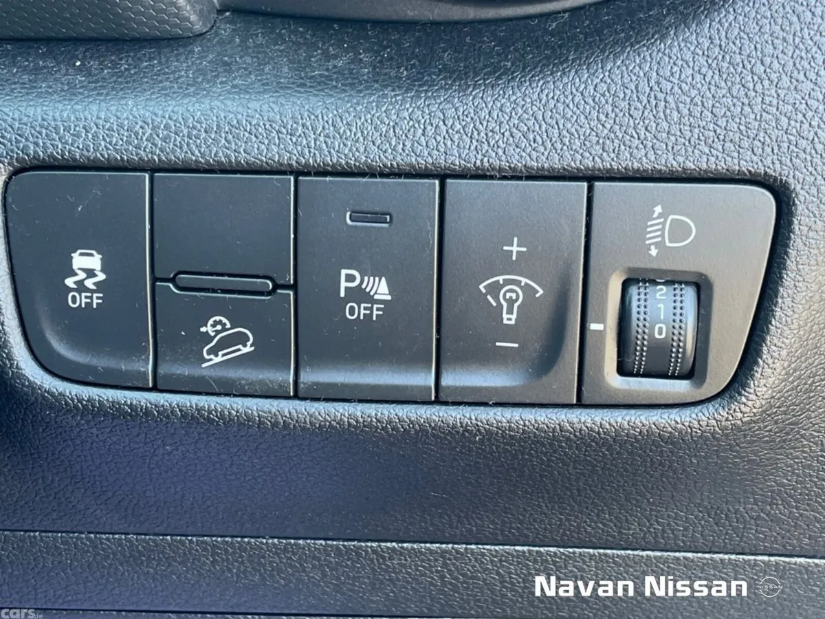 Hyundai KONA MPV, Petrol, 2021, Grey