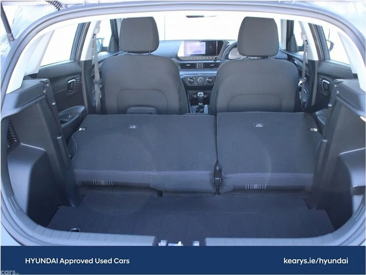 Hyundai i20 Hatchback, Petrol, 2027, Grey