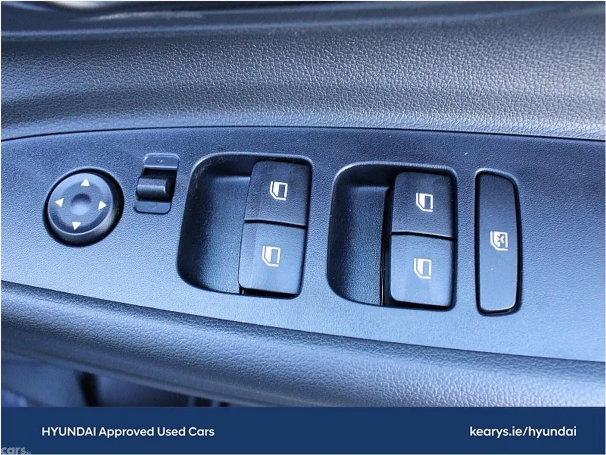 Hyundai i20 Hatchback, Petrol, 2027, Grey