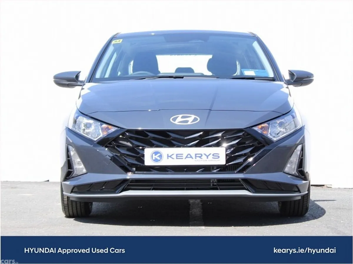 Hyundai i20 Hatchback, Petrol, 2027, Grey