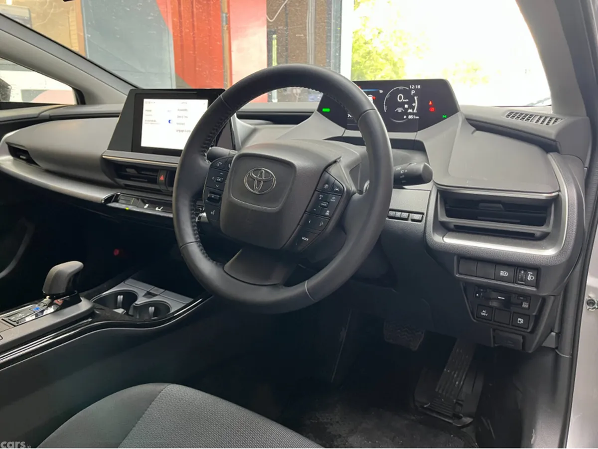 Toyota Prius Estate, Petrol, 2025, Silver