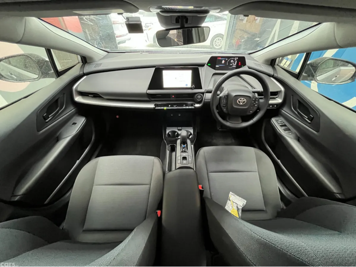Toyota Prius Estate, Petrol, 2025, Silver