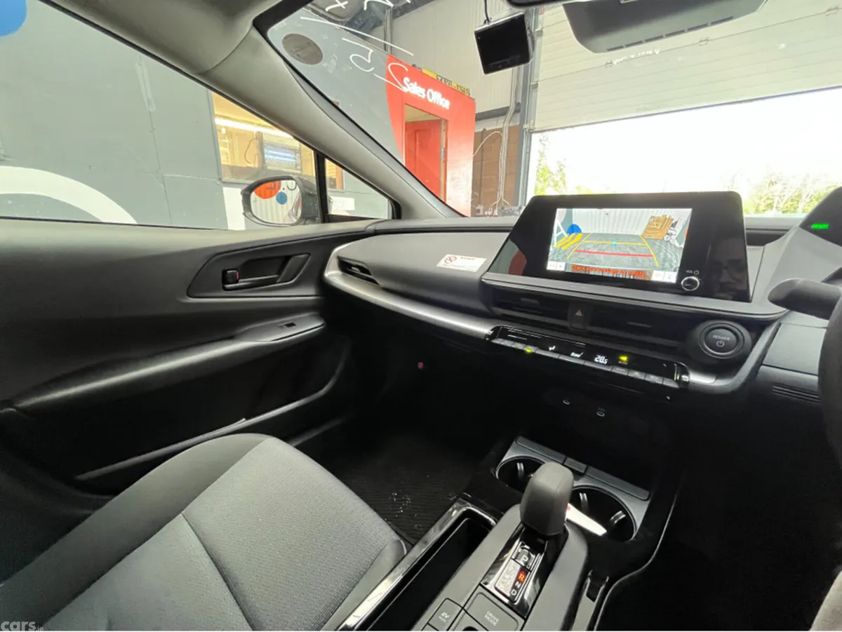 Toyota Prius Estate, Petrol, 2025, Silver