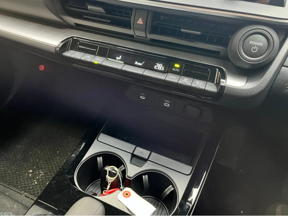 Toyota Prius Estate, Petrol, 2025, Silver