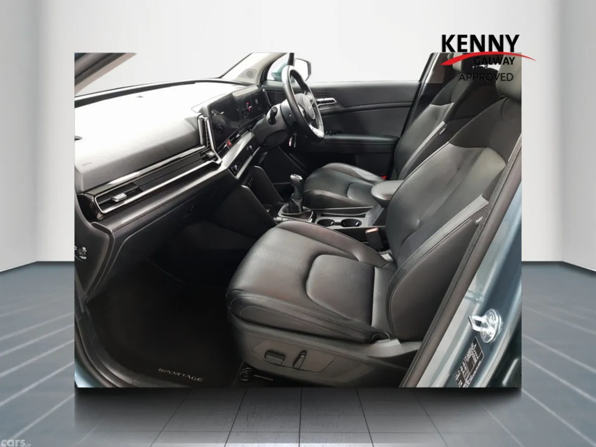 Kia Sportage MPV, Diesel, 2024, Grey