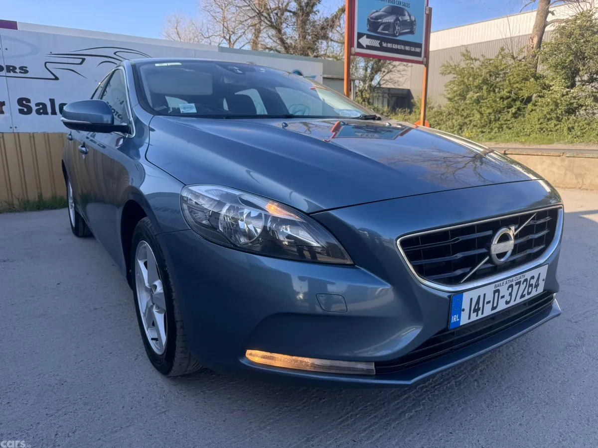 Volvo V40 Hatchback, Diesel, 2014, Blue