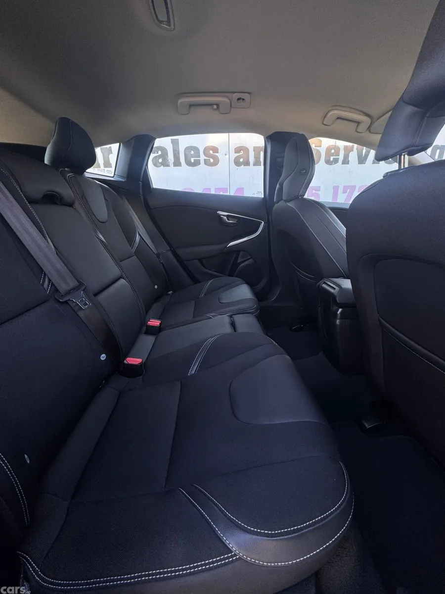 Volvo V40 Hatchback, Diesel, 2014, Blue