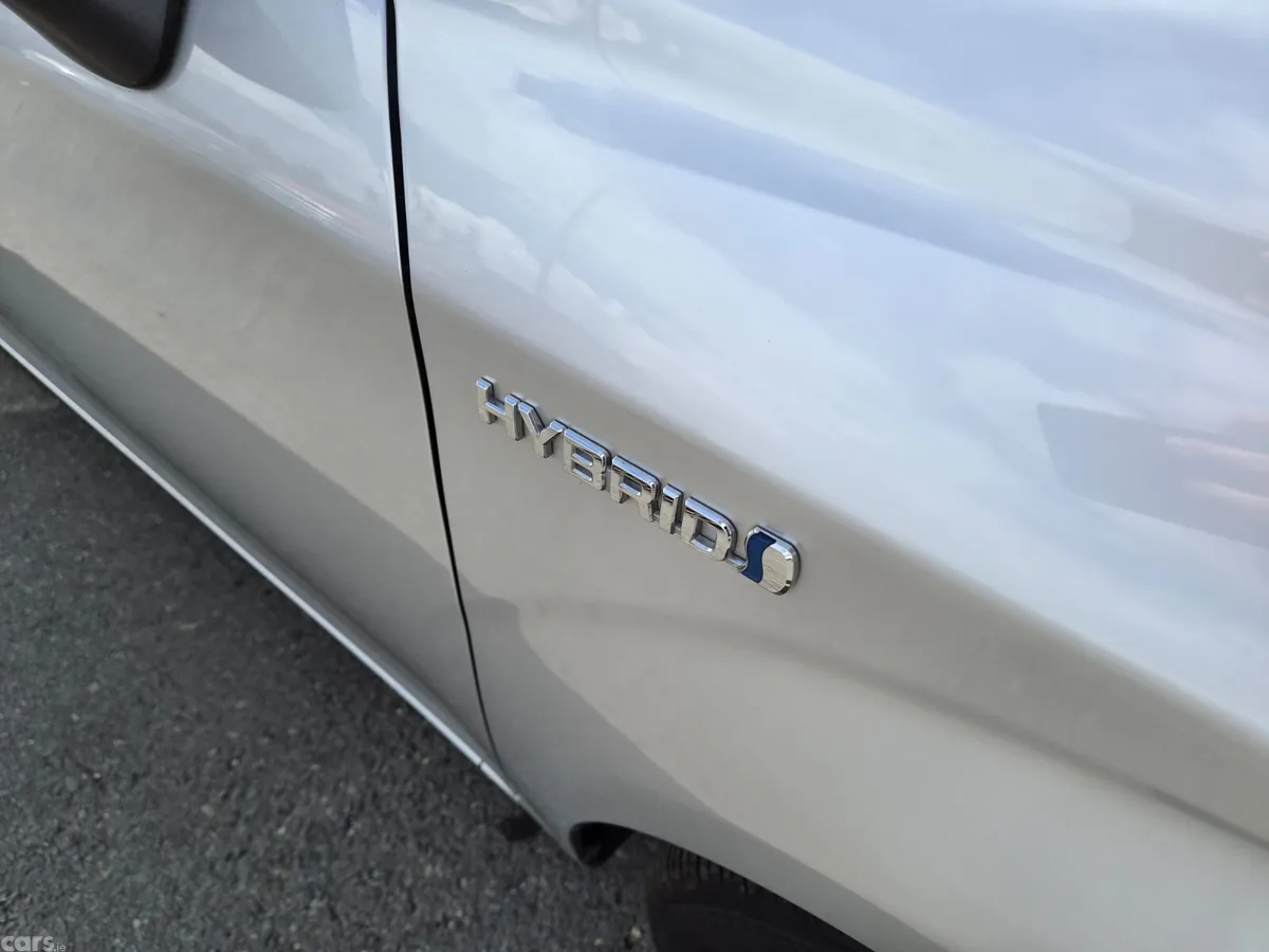 Toyota Corolla Saloon, Petrol Hybrid, 2020, Silver