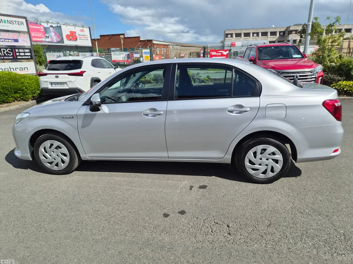 Toyota Corolla Saloon, Petrol Hybrid, 2020, Silver