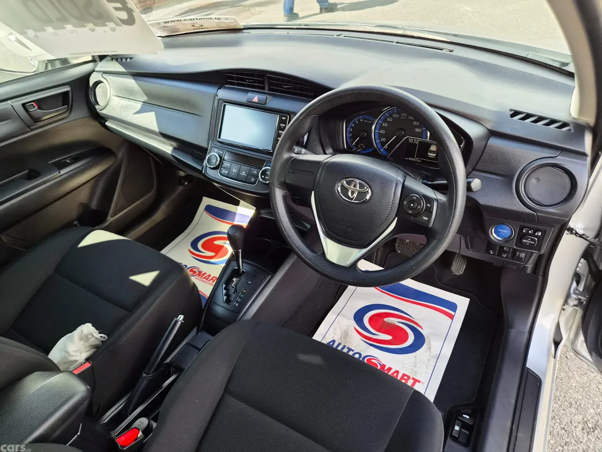 Toyota Corolla Saloon, Petrol Hybrid, 2020, Silver