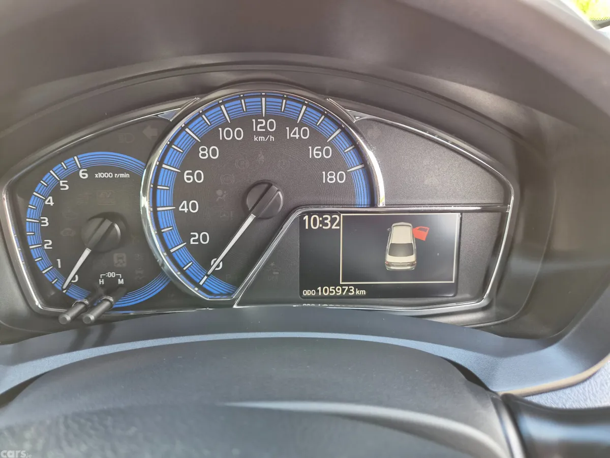 Toyota Corolla Saloon, Petrol Hybrid, 2020, Silver