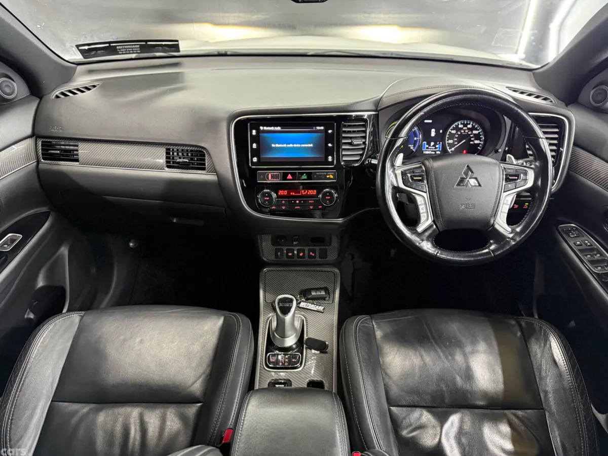Mitsubishi Outlander SUV, Petrol Plug-in Hybrid, 2019, White