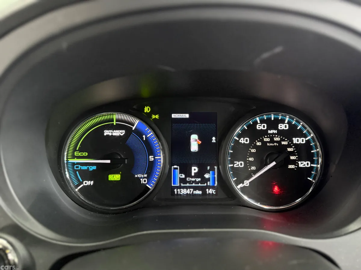 Mitsubishi Outlander SUV, Petrol Plug-in Hybrid, 2019, White