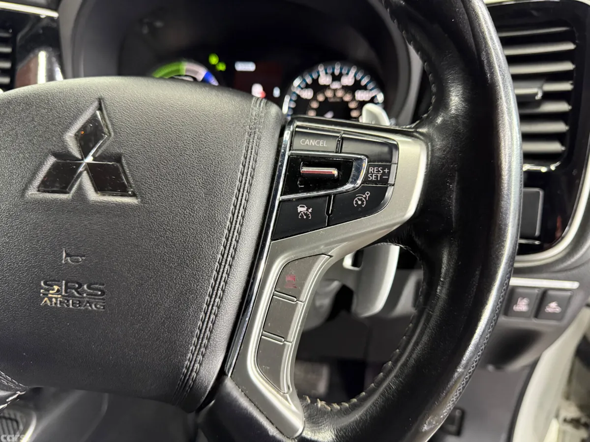 Mitsubishi Outlander SUV, Petrol Plug-in Hybrid, 2019, White