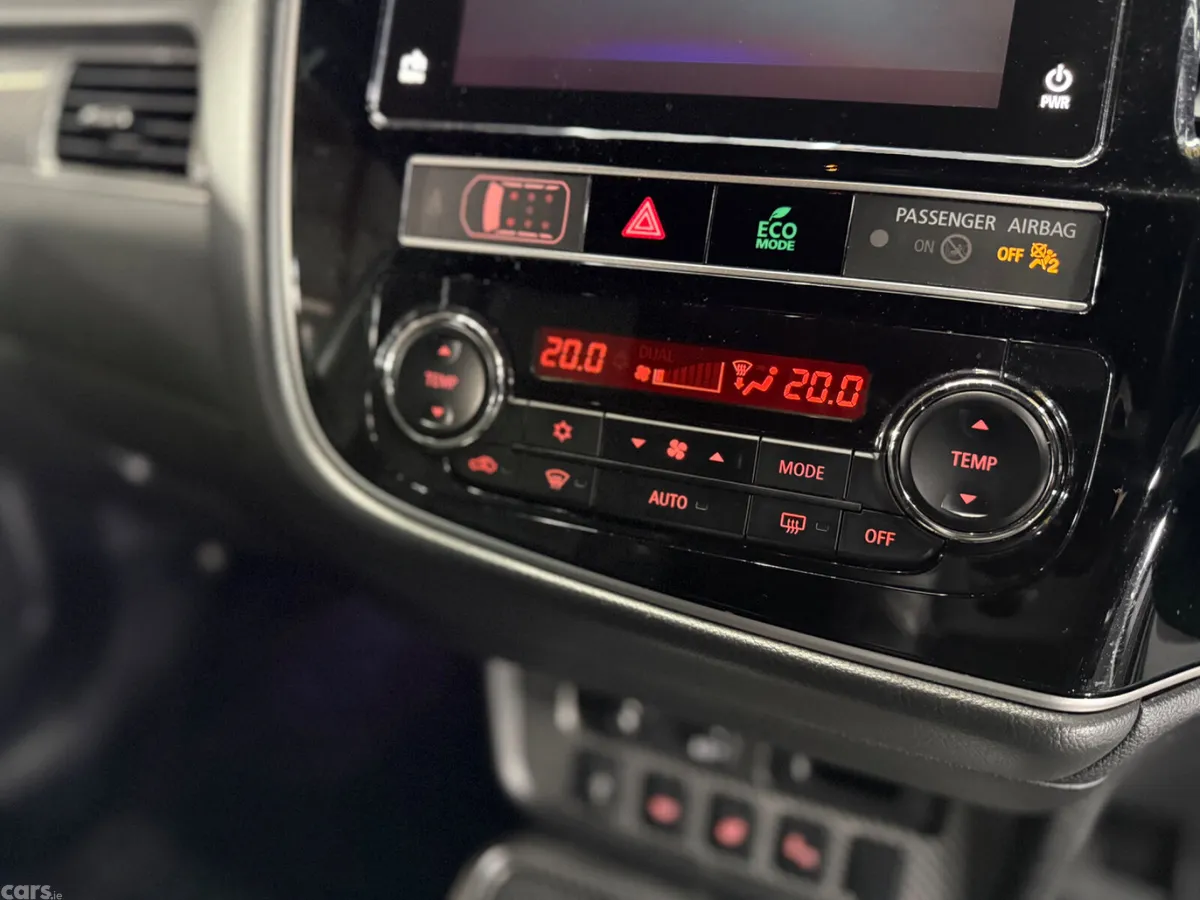 Mitsubishi Outlander SUV, Petrol Plug-in Hybrid, 2019, White