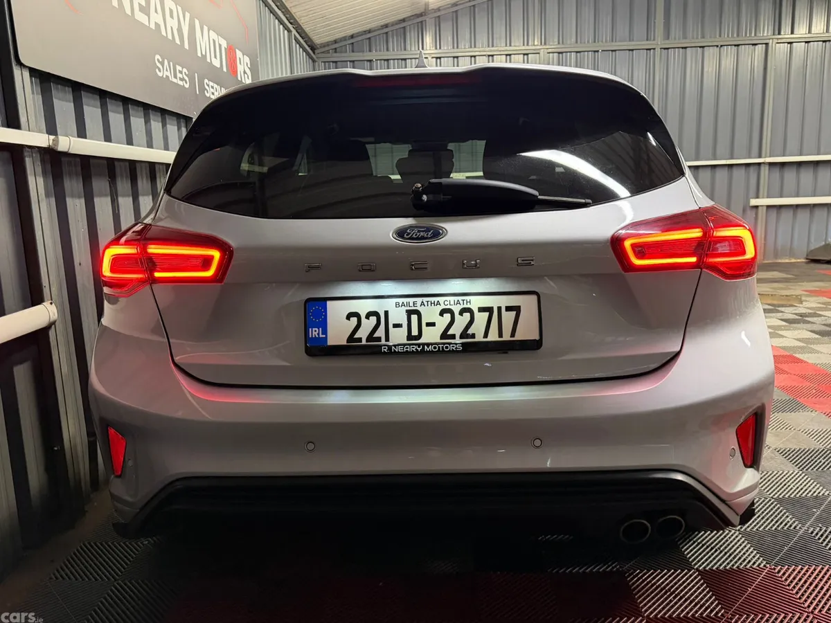 Ford Focus Hatchback, Diesel, 2022, Grey