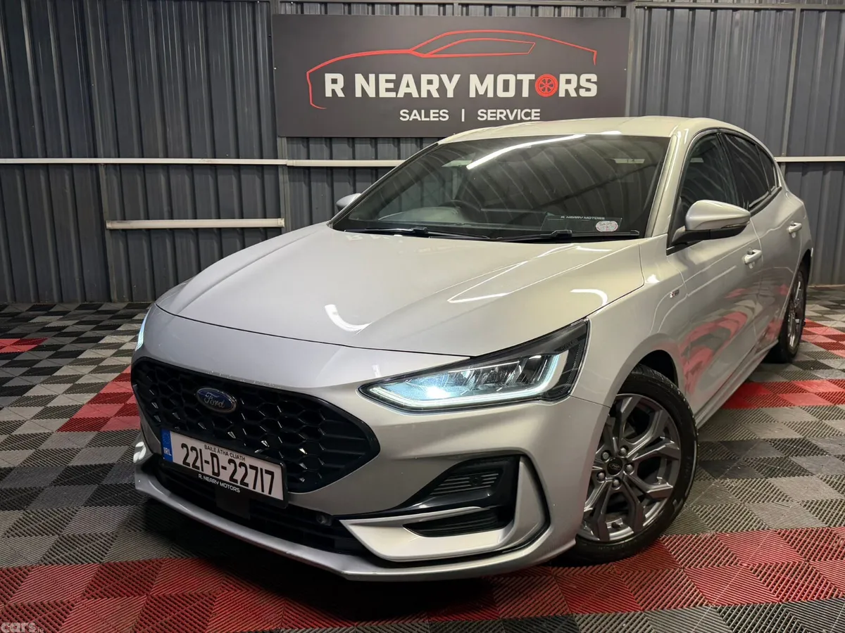 Ford Focus Hatchback, Diesel, 2022, Grey
