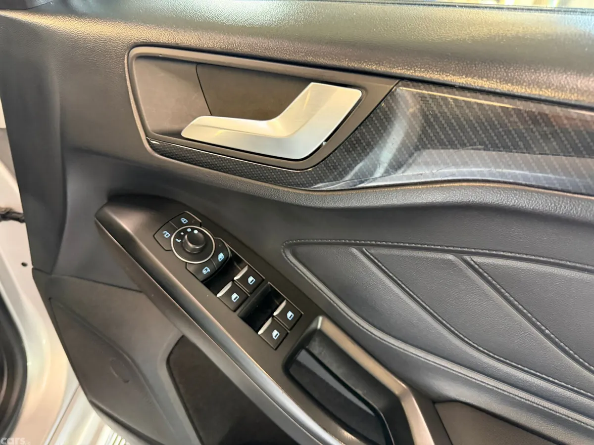 Ford Focus Hatchback, Diesel, 2022, Grey