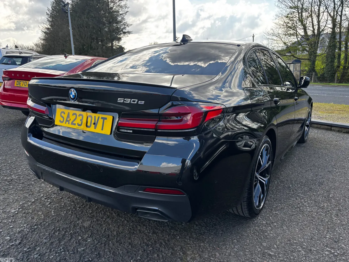 BMW 5-Series Saloon, Petrol Hybrid, 2023, Black