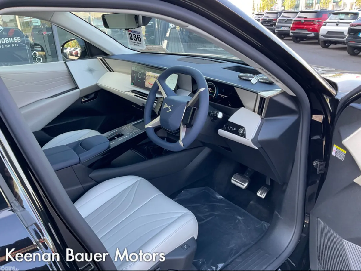 DS Automobiles Other Hatchback, Electric, 2026, Black