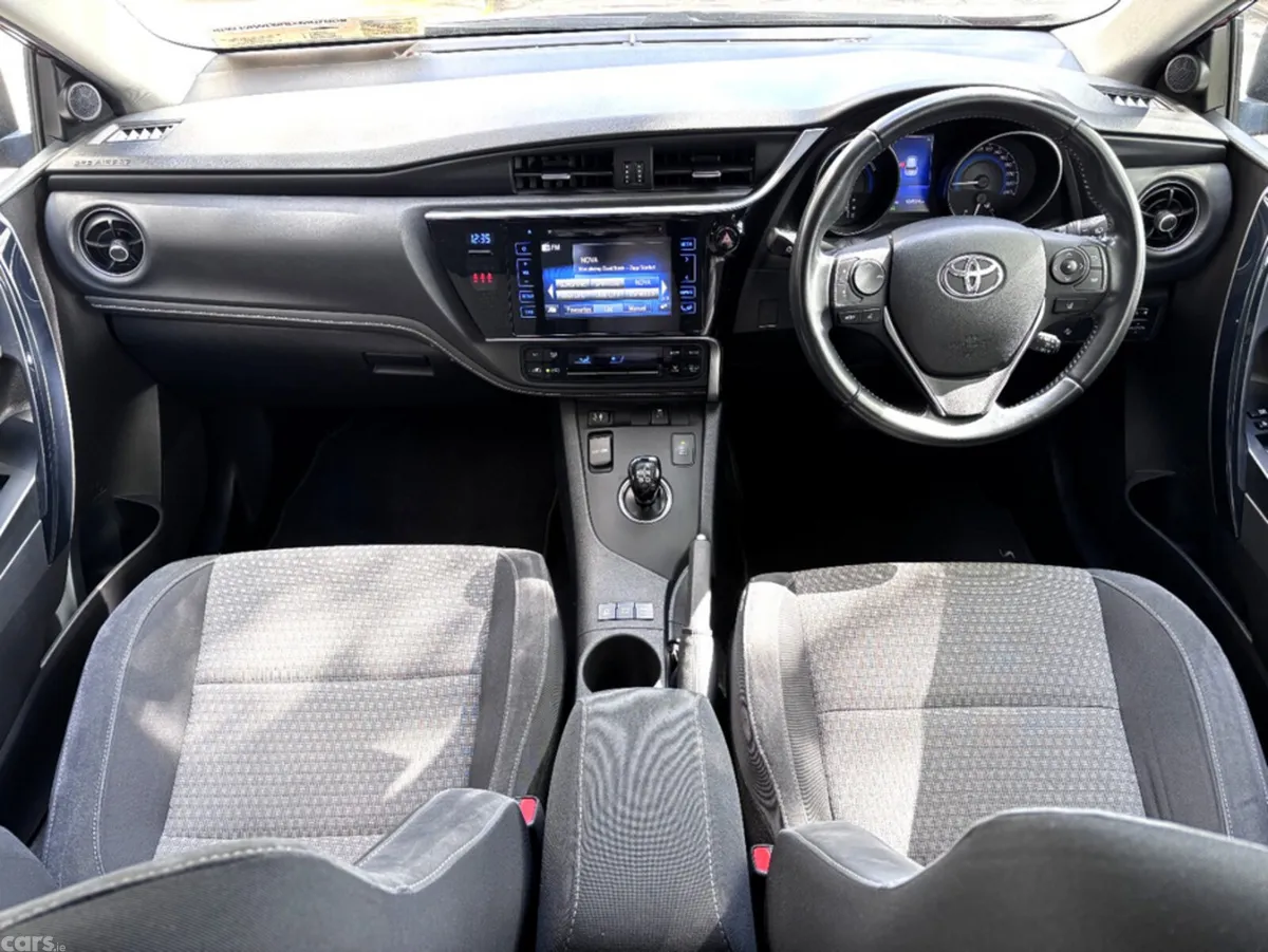 Toyota Auris Hatchback, Petrol Hybrid, 2018, Red