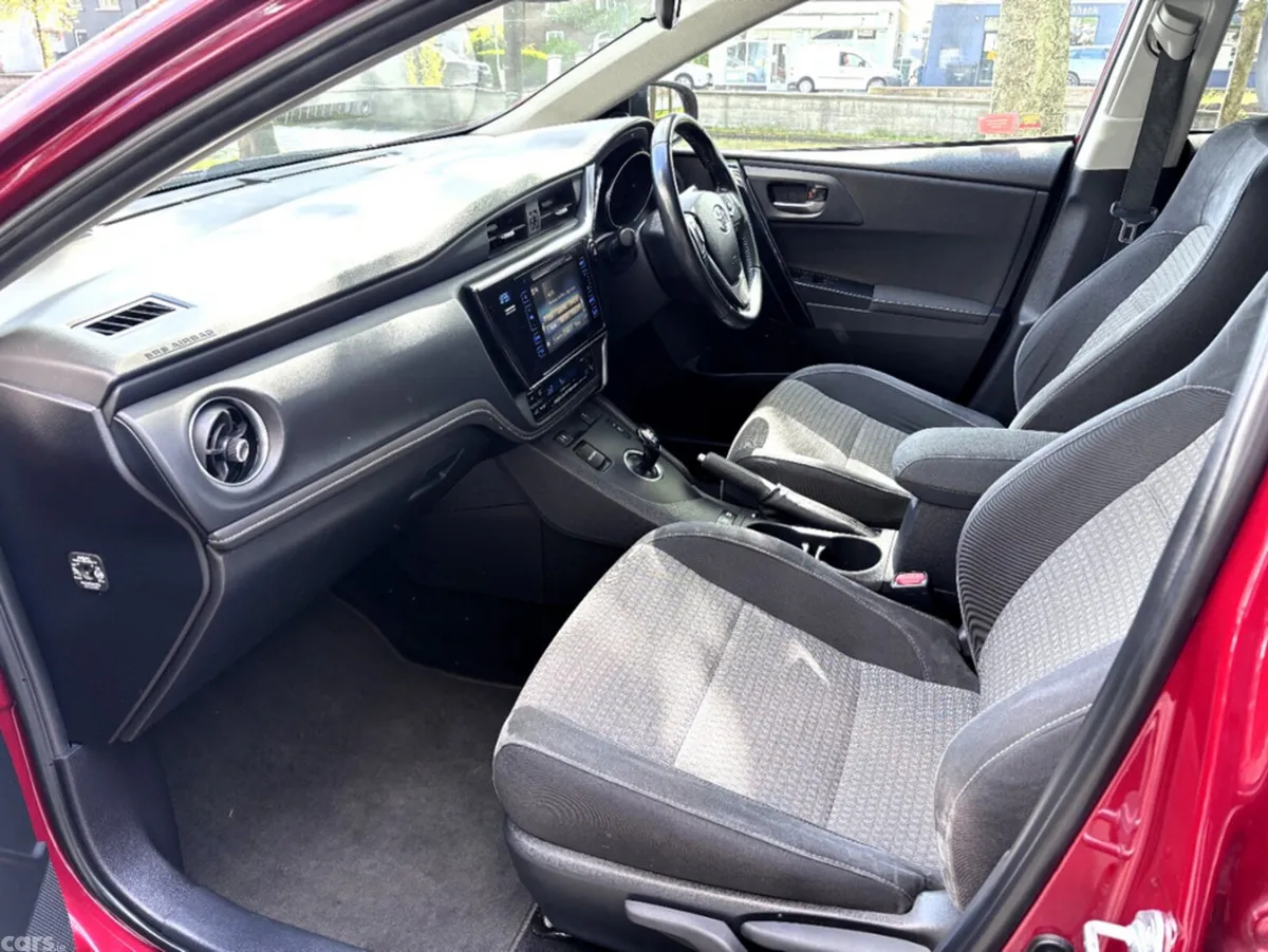 Toyota Auris Hatchback, Petrol Hybrid, 2018, Red
